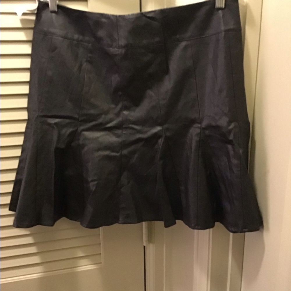 Black faux leather short ruffle skirt